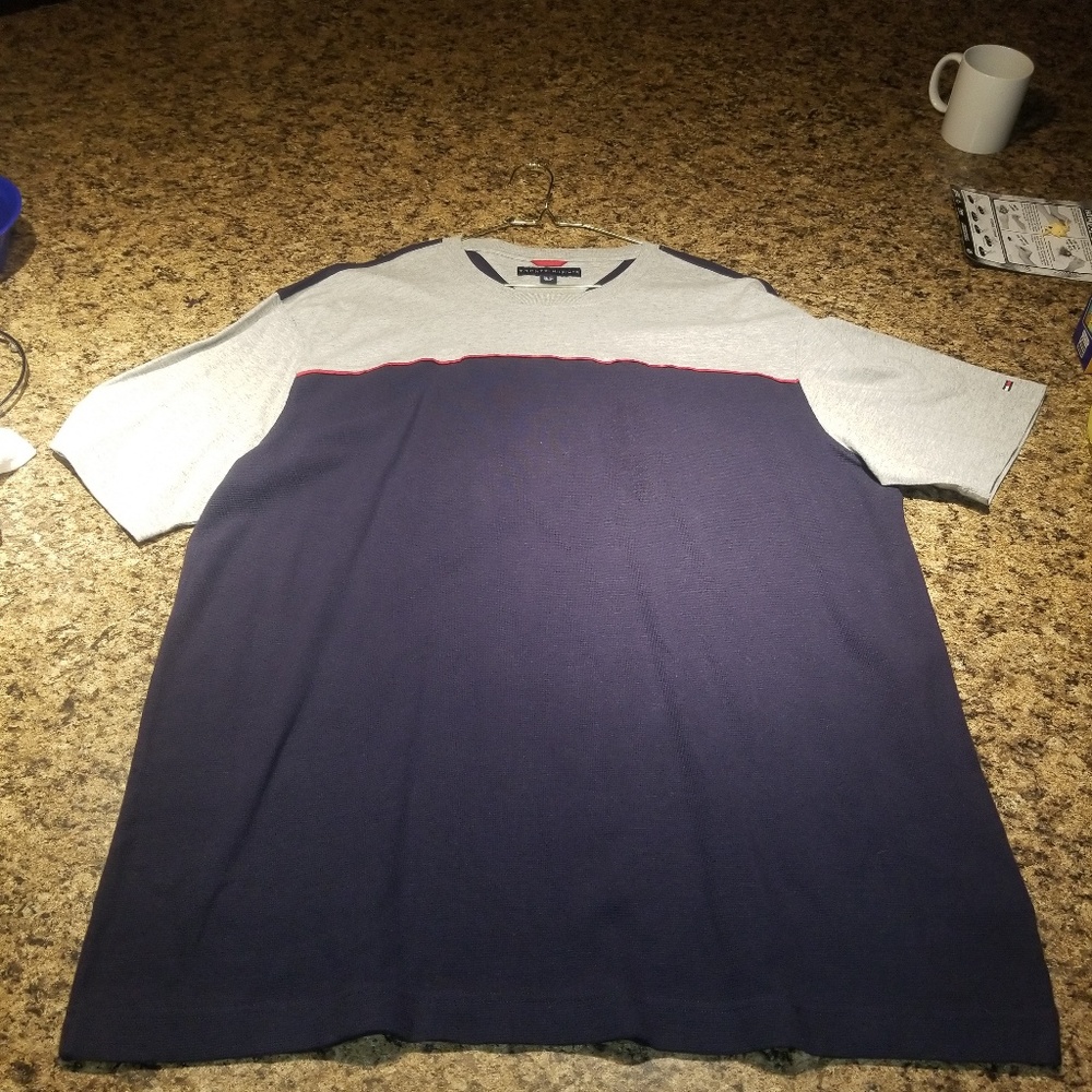 💎 Tommy Hilfiger tee shirt